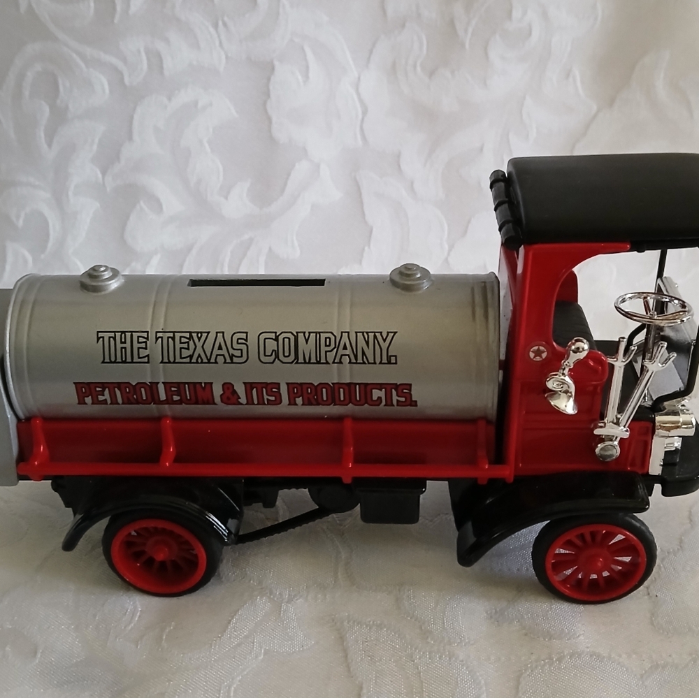 Ertl Texaco 1910 Mack Tanker Bank Licensed 1305